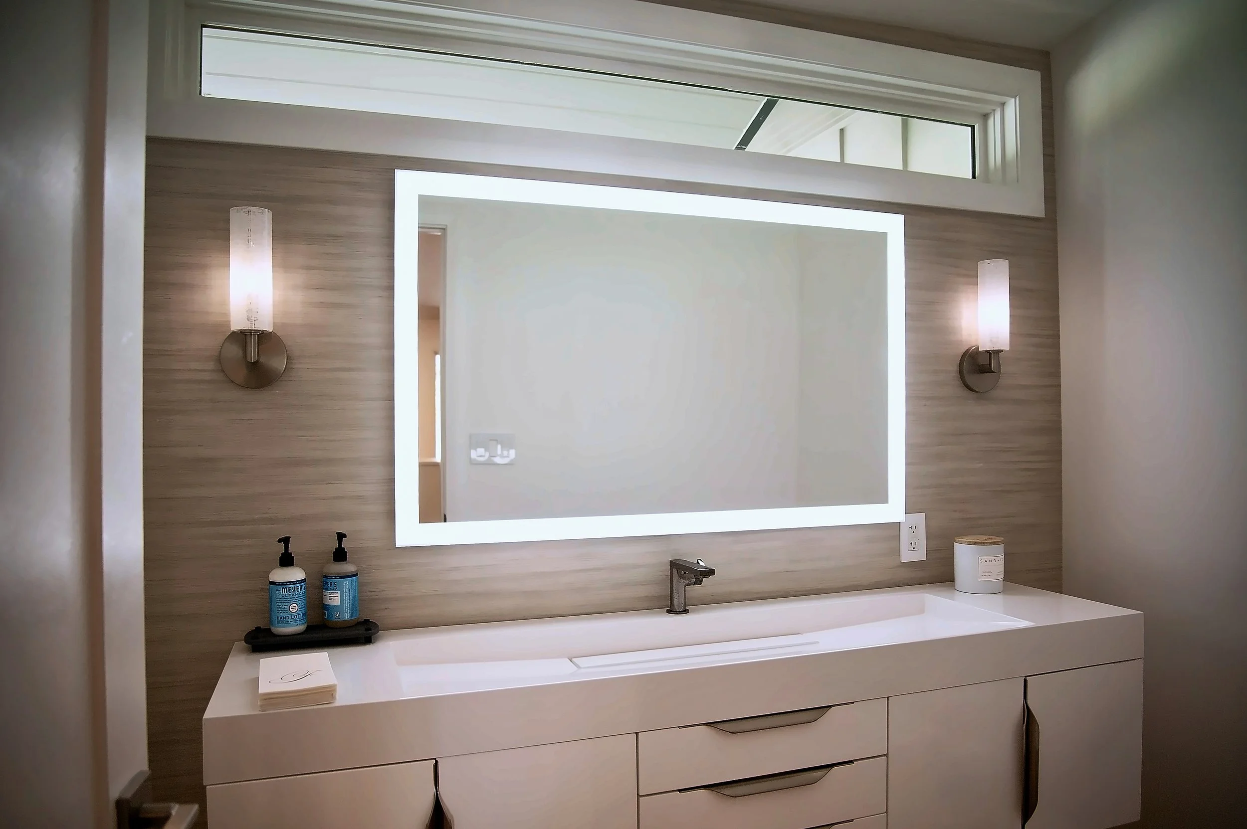 DSC_3735_v2.jpg
