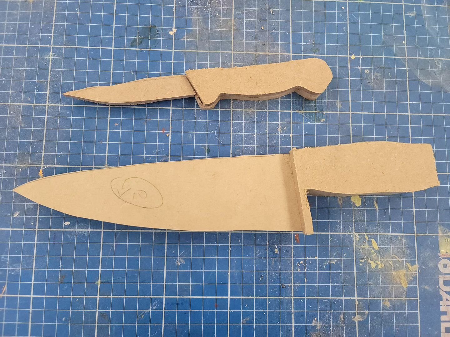 Job number one: Knife block making, in work it is always important to be able to quickly check thar knives are back. I am making stunt double knives so I can work out the spacing for 20 knives 

#designandtechnology #dt #stem #steam #foodtech #cateri