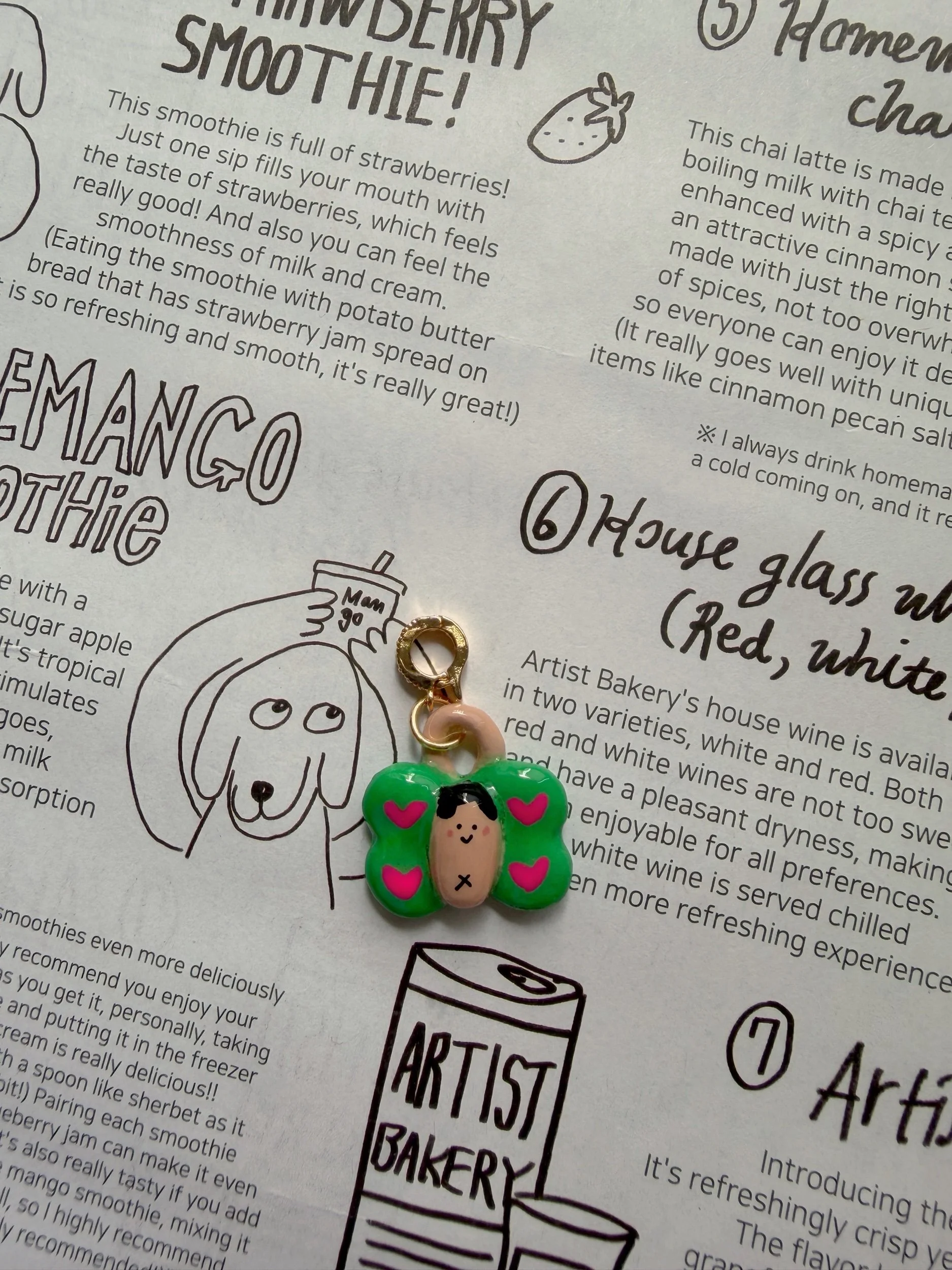 MOCHI FLY NECKLACE