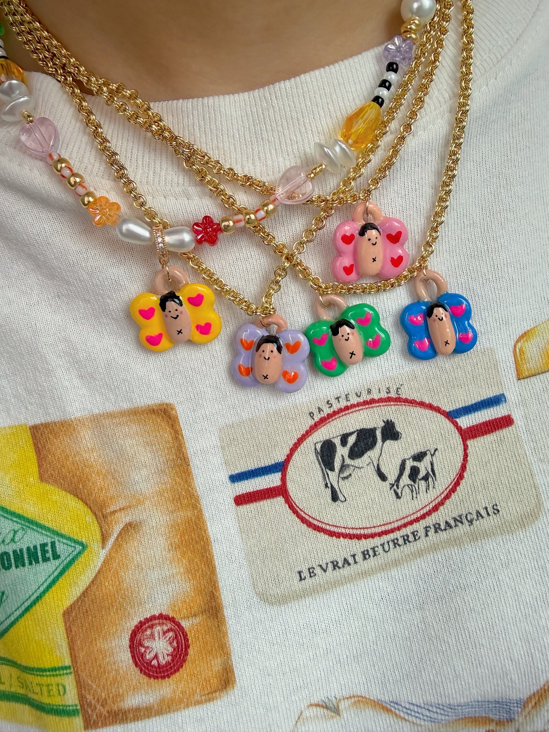 MOCHI FLY NECKLACE