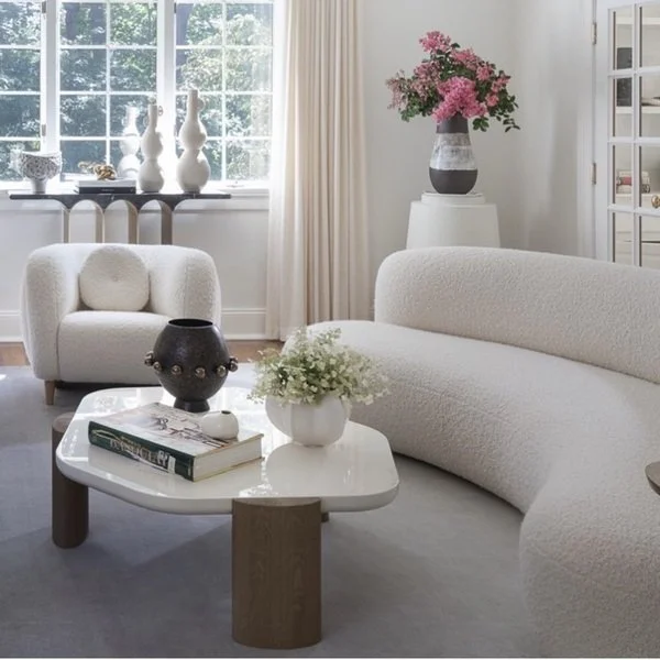 05_curved_sofa_chair(1).jpg