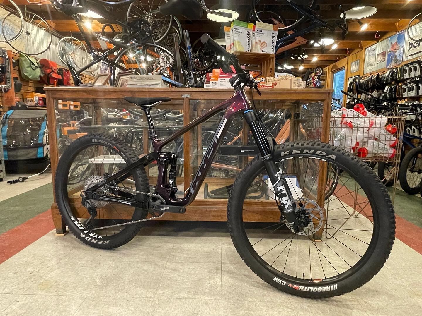 It&rsquo;s good to see a spattering of KHS roll in&hellip; 

We&rsquo;ve been waiting for the 6600 in the &ldquo;Raisin&rdquo; color way (AKA Purple Haze) for about a year and it has finally arrived. 

This bad boy comes equipped with SLX 1x12, Fox R
