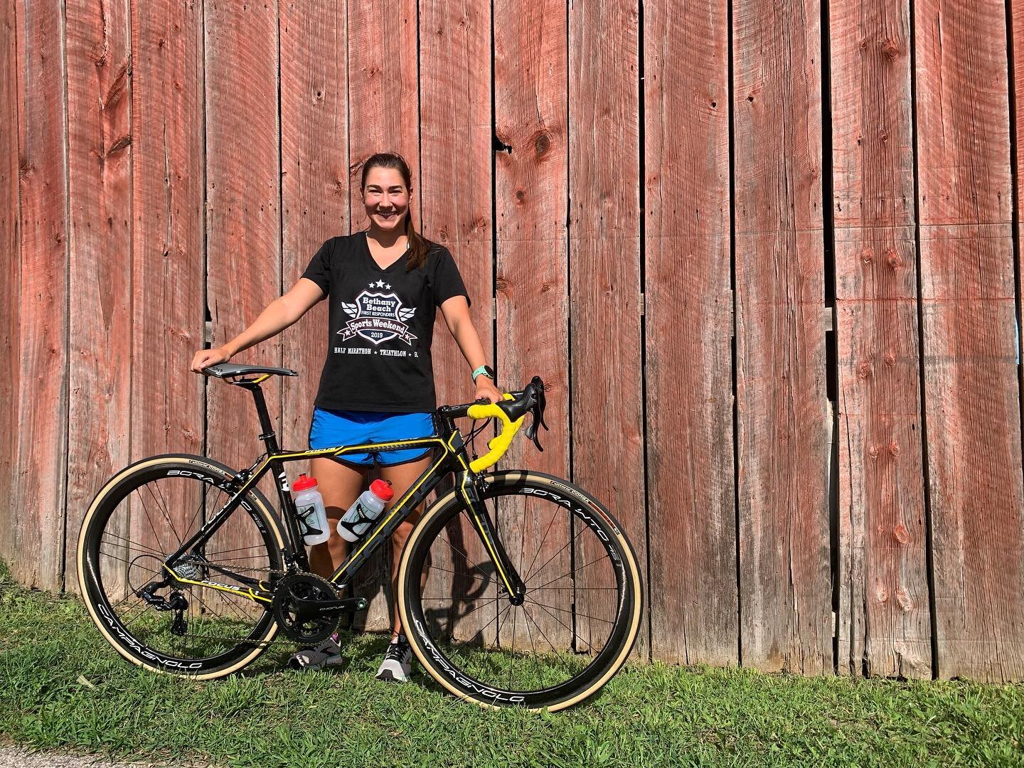 Becca was beyond patient as we awaited bits and pieces to complete this custom Focus Cayo build for her. 

As a triathlete, she needed something built for speed with the ability to train on it while also being race day ready. With Shawn&rsquo;s guida