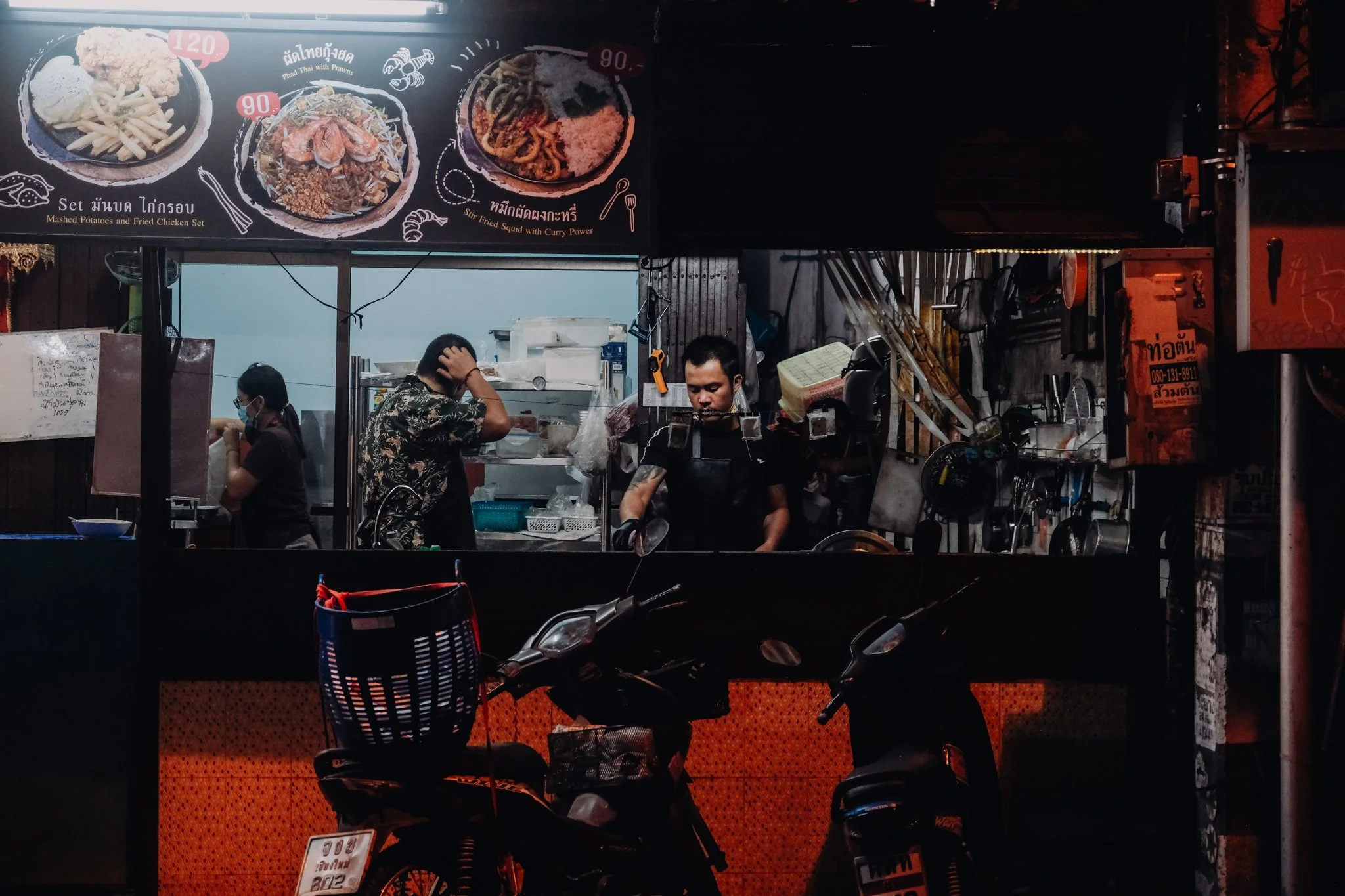 noel-flatters-photography-travel-bangkok-chinatown-2023-01-06-35.jpg