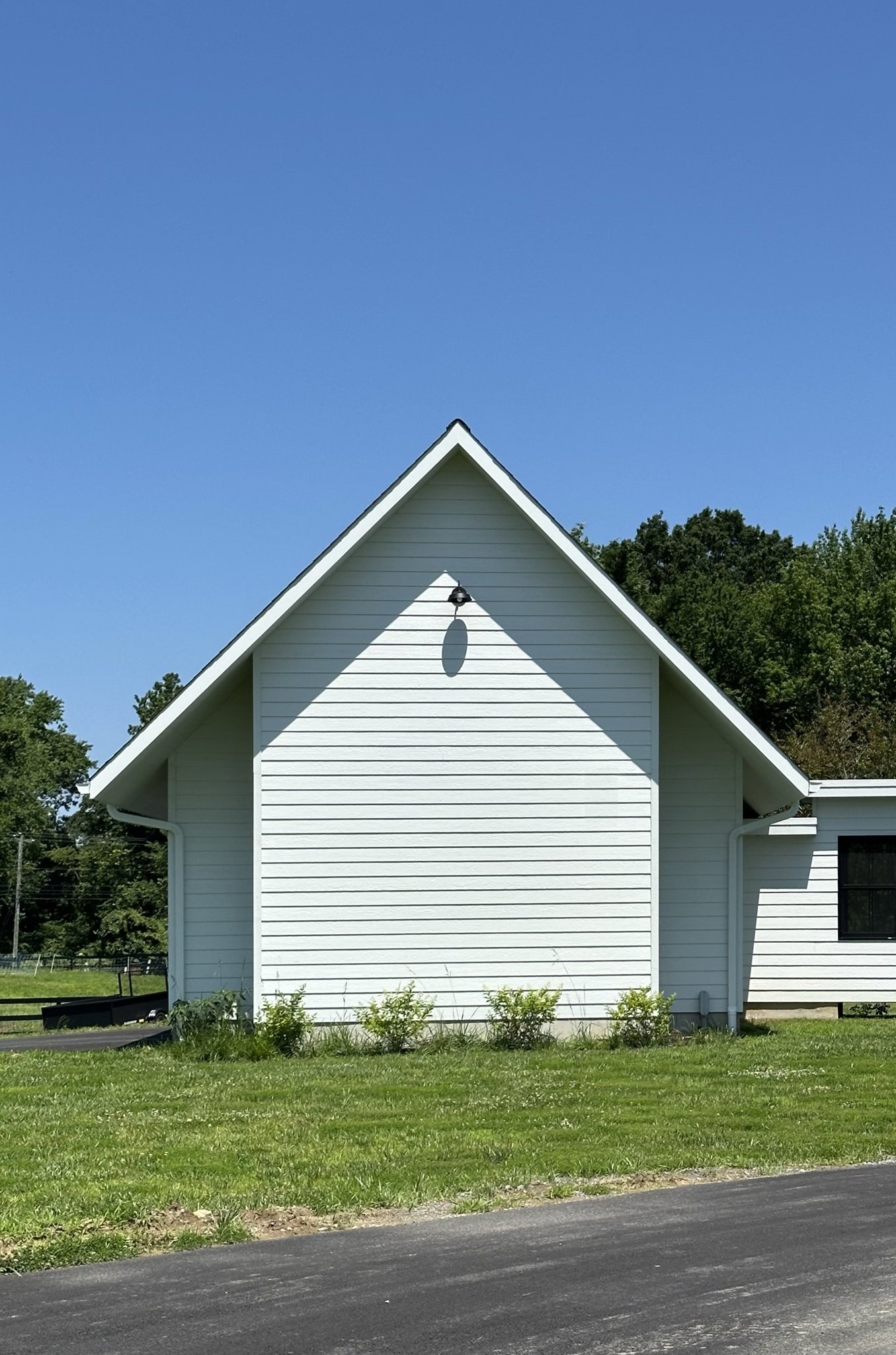Bennett Point Farmhouse - Garage