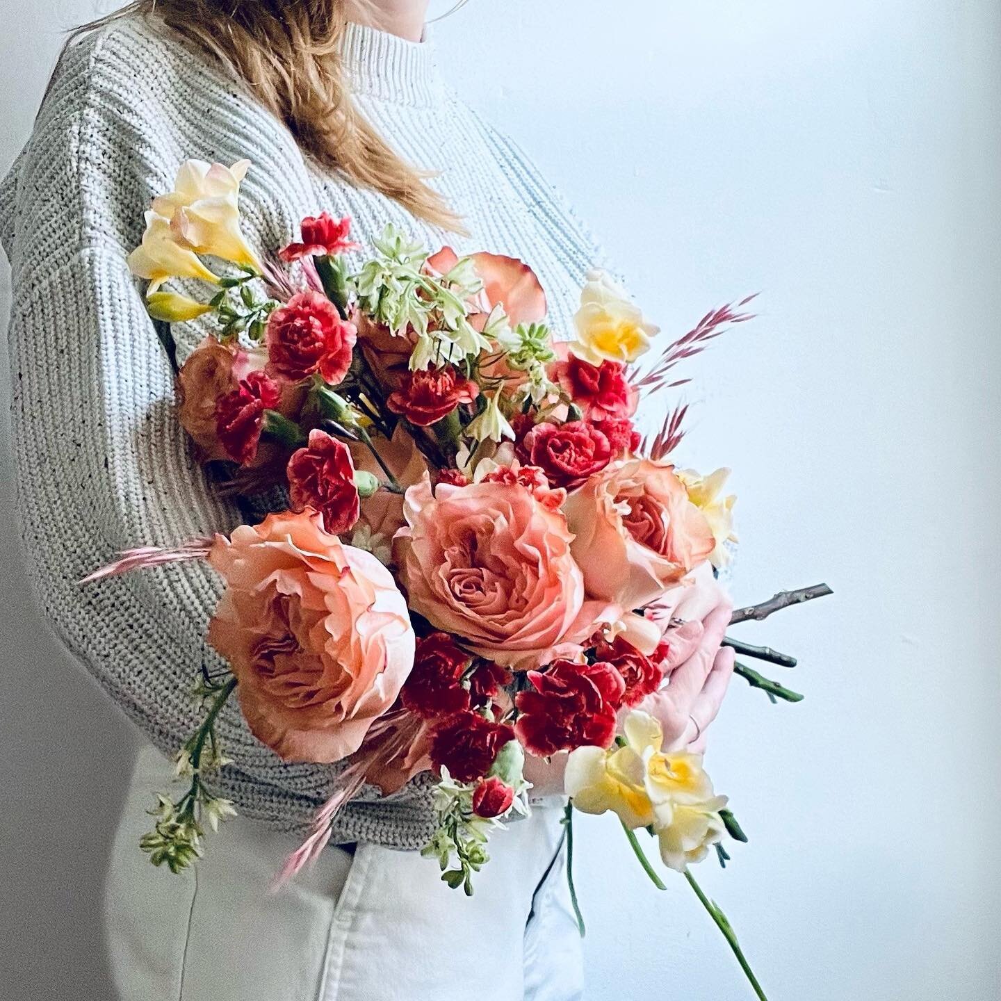 Big, bouncy, and beautiful 🎈👍🌹

Been practicing lots of hand-tied bouquets recently for all of my upcoming 2023 wedding couples. Couldn&rsquo;t be more excited to work with you all! 

#romanceintheair #weddingflowers #loveinbloom #whimsicalwedding