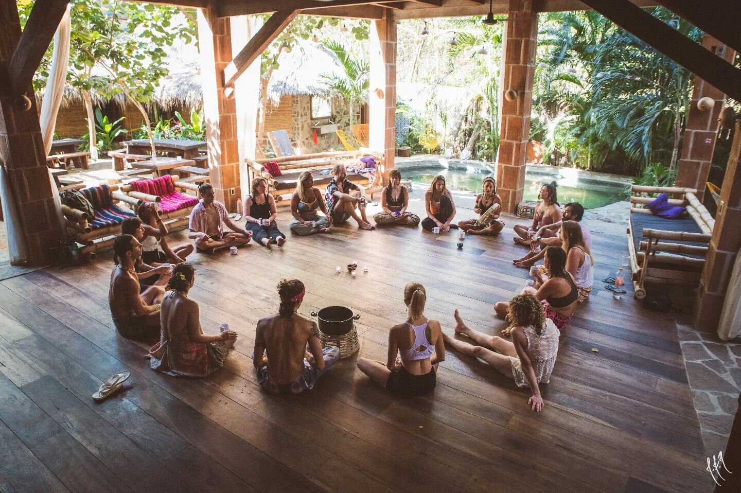 Five magical days together ✨

I am full of so much hope after witnessing these souls deep dive into  the journey with the elements...facing their fears, digging up truth, manifesting their dreams, and spreading so much light into the world 🌎

See yo