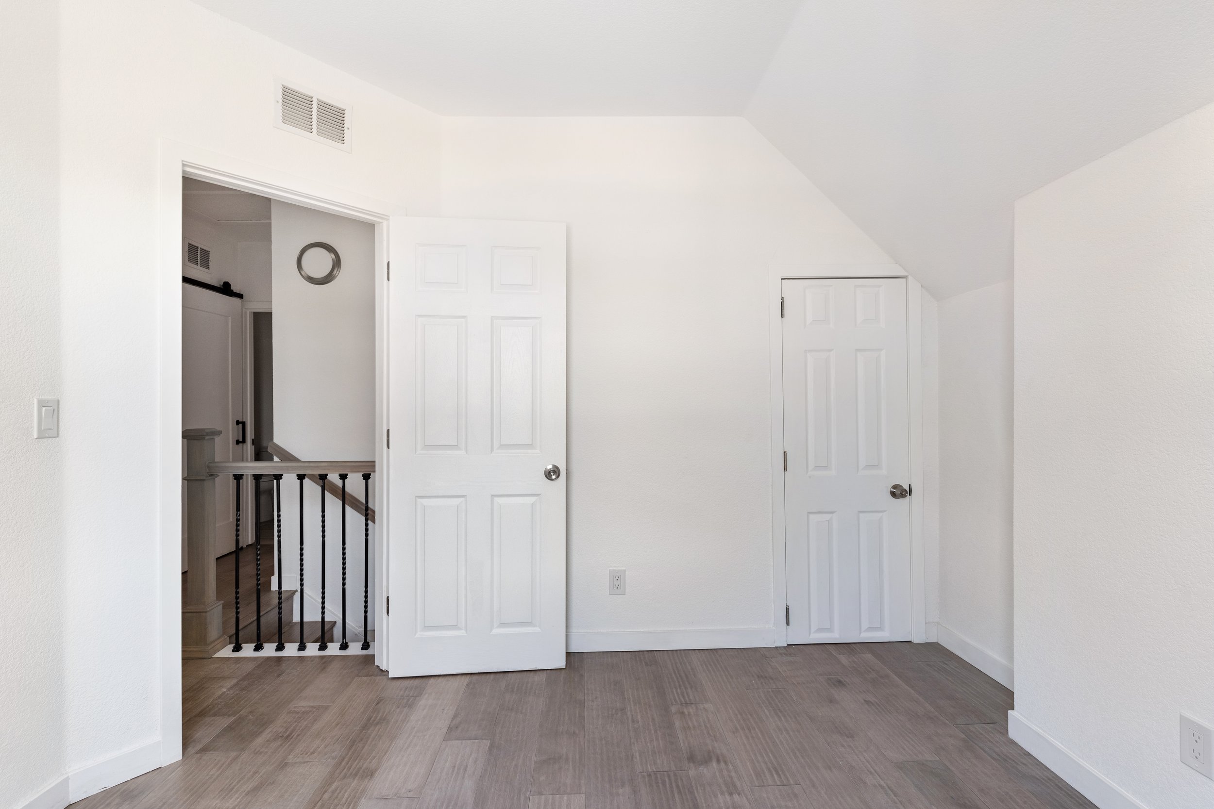 RealEstate-2a384306-5e84-43b0-9d93-a82ec9c31a2c-022.jpg