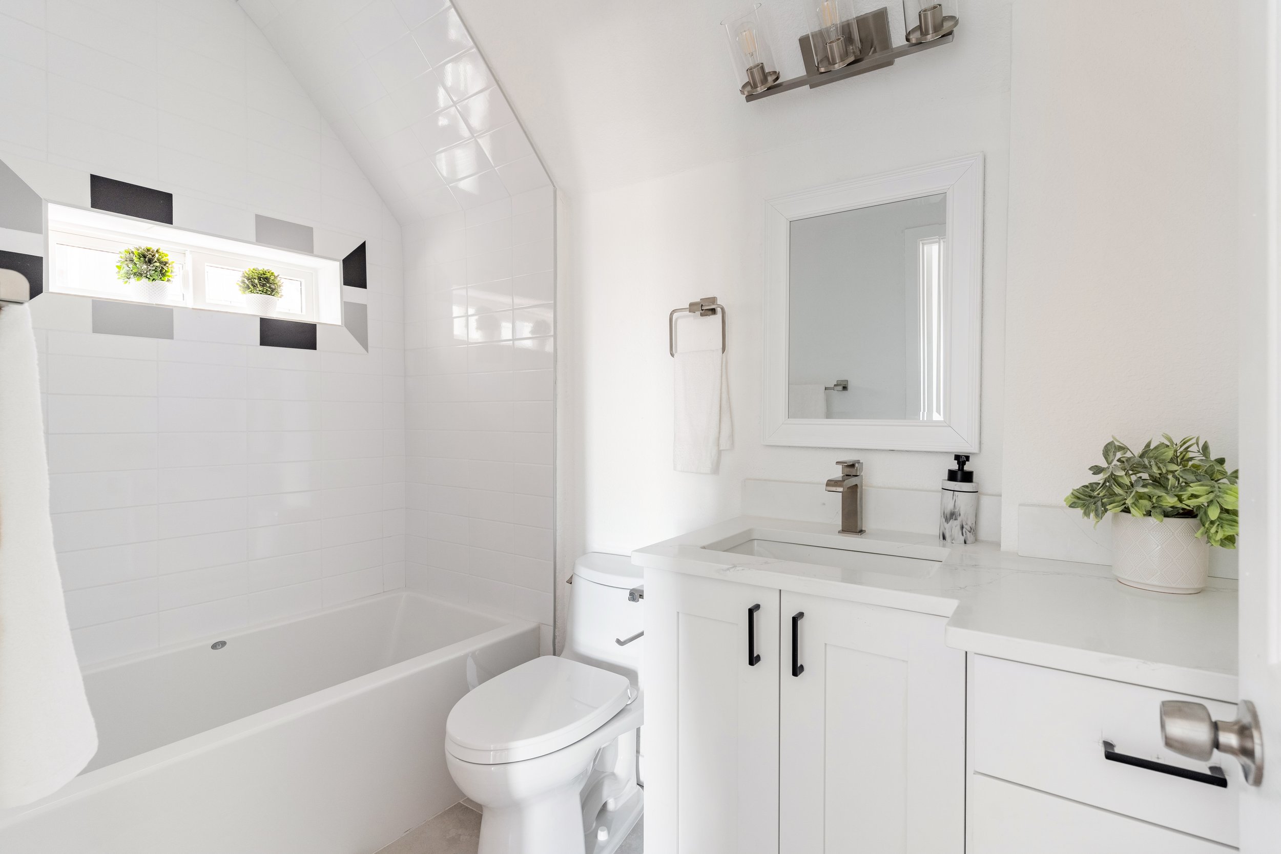 RealEstate-2a384306-5e84-43b0-9d93-a82ec9c31a2c-026.jpg