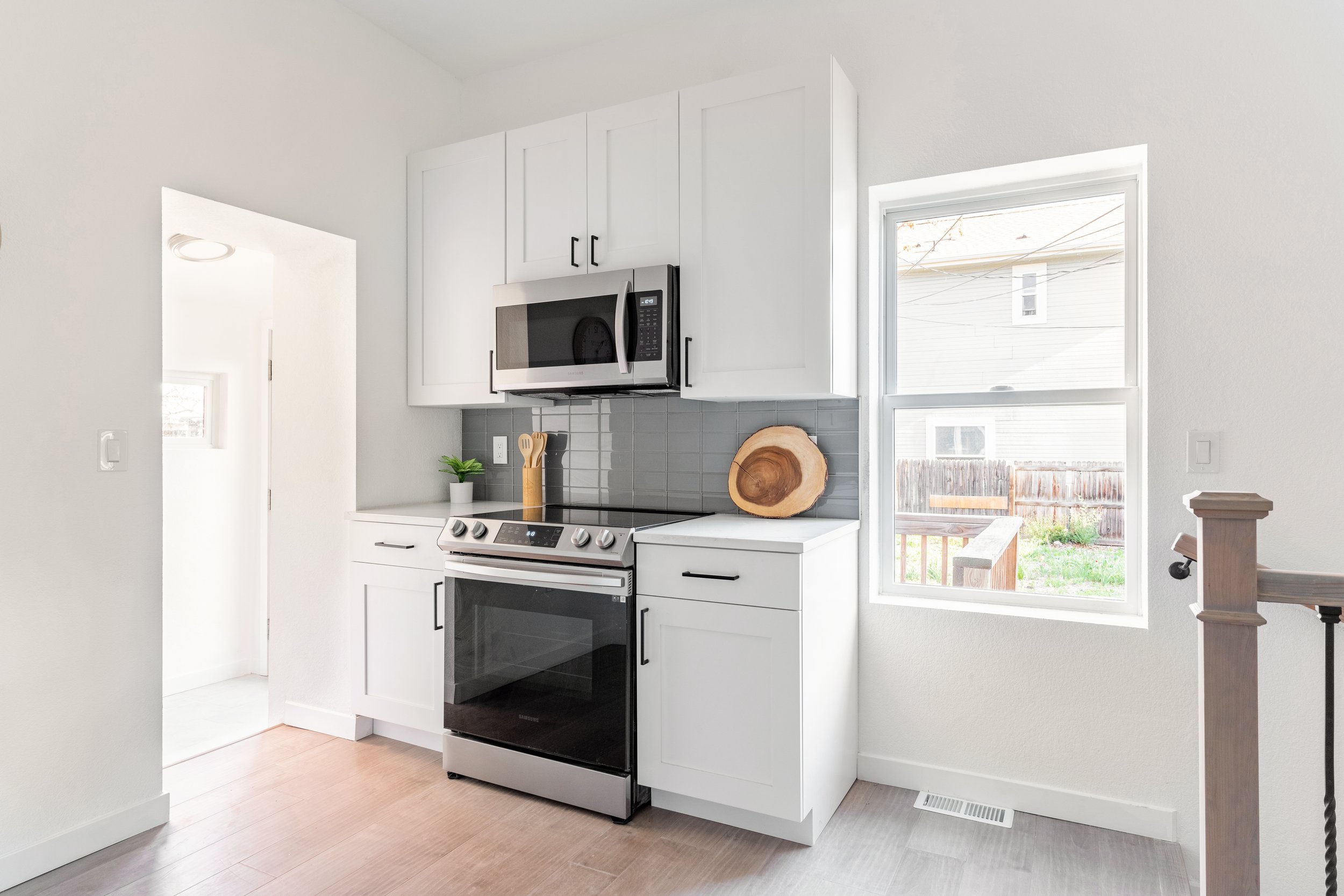 RealEstate-2a384306-5e84-43b0-9d93-a82ec9c31a2c-015.jpg
