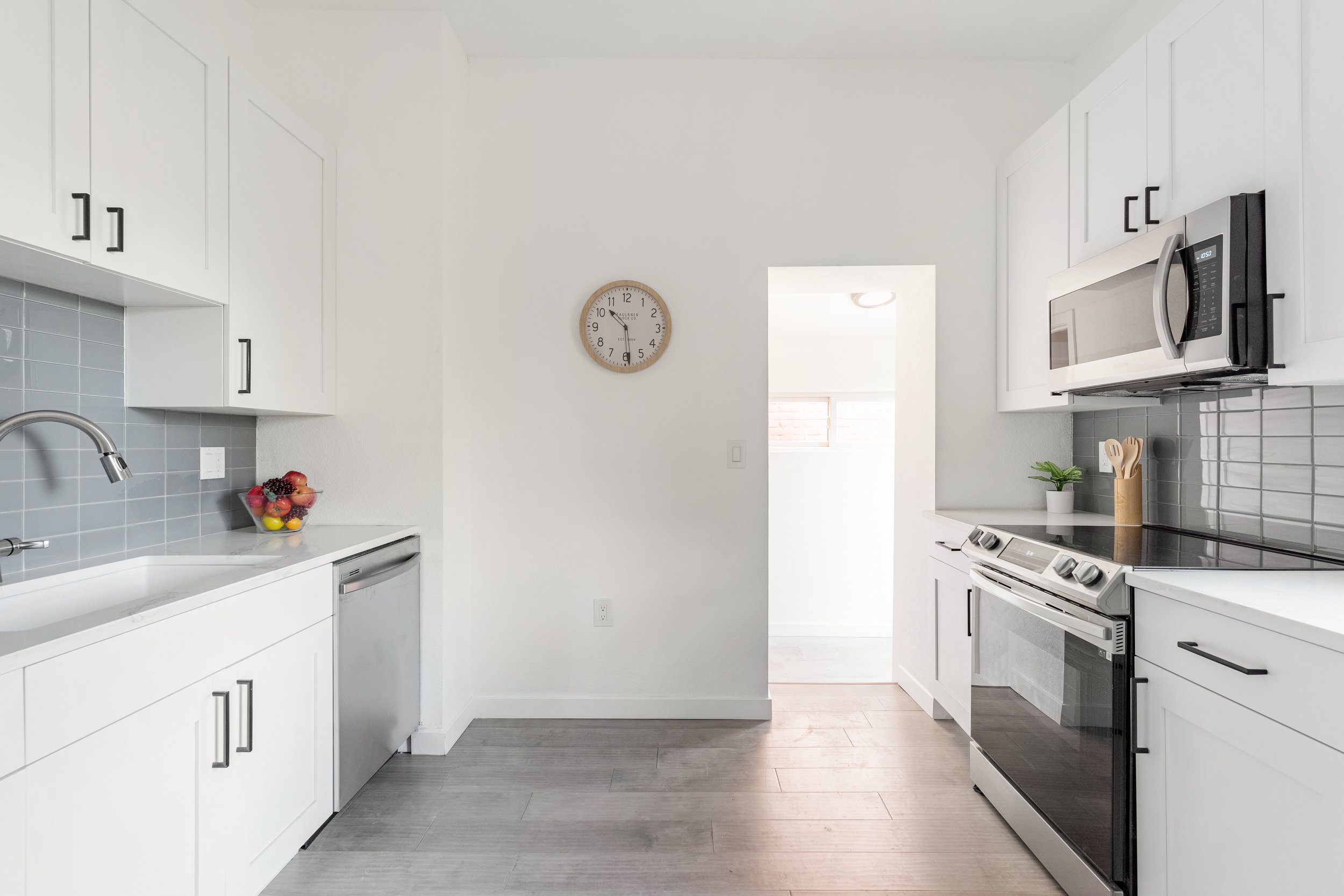 RealEstate-2a384306-5e84-43b0-9d93-a82ec9c31a2c-016.jpg