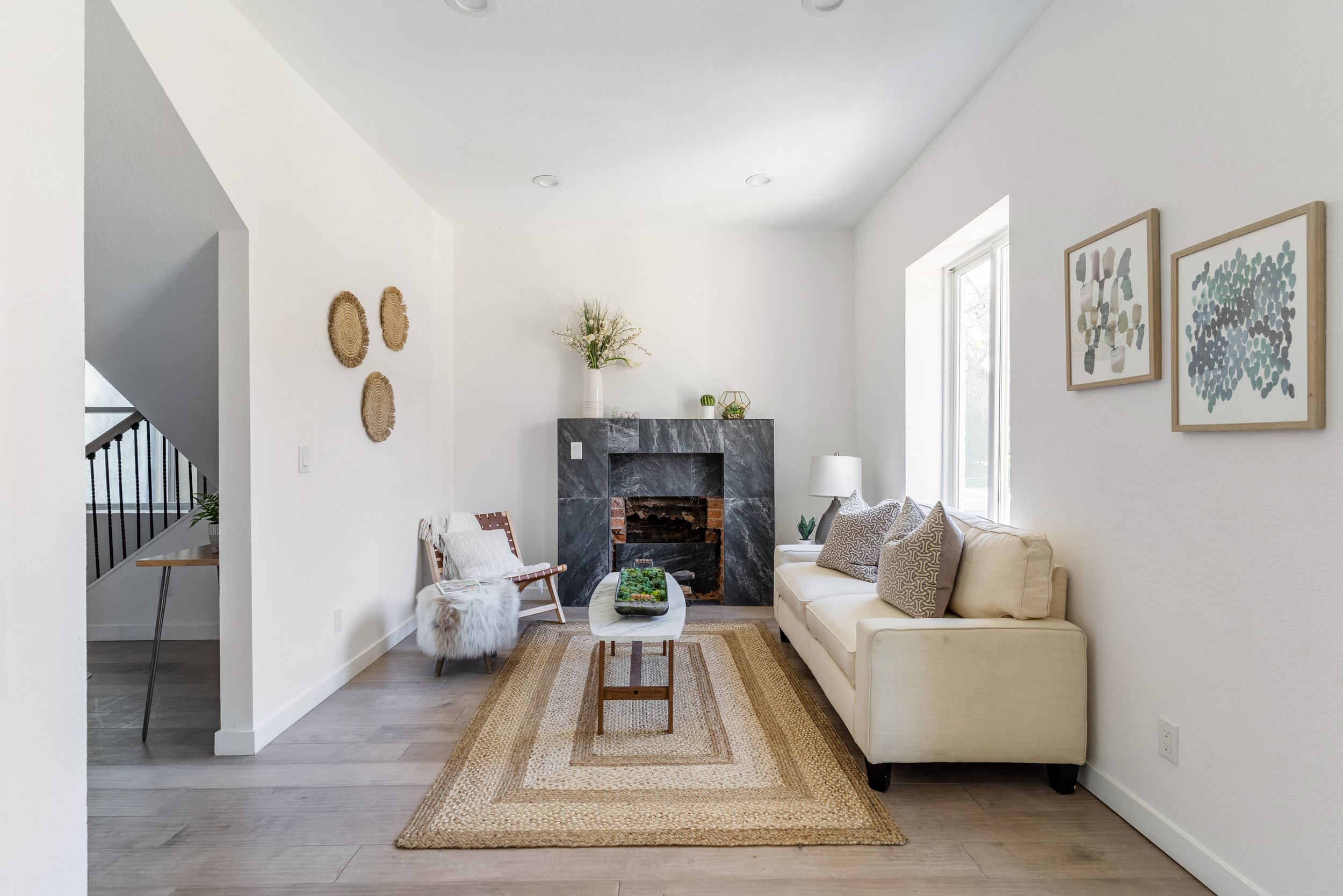 RealEstate-2a384306-5e84-43b0-9d93-a82ec9c31a2c-004.jpg