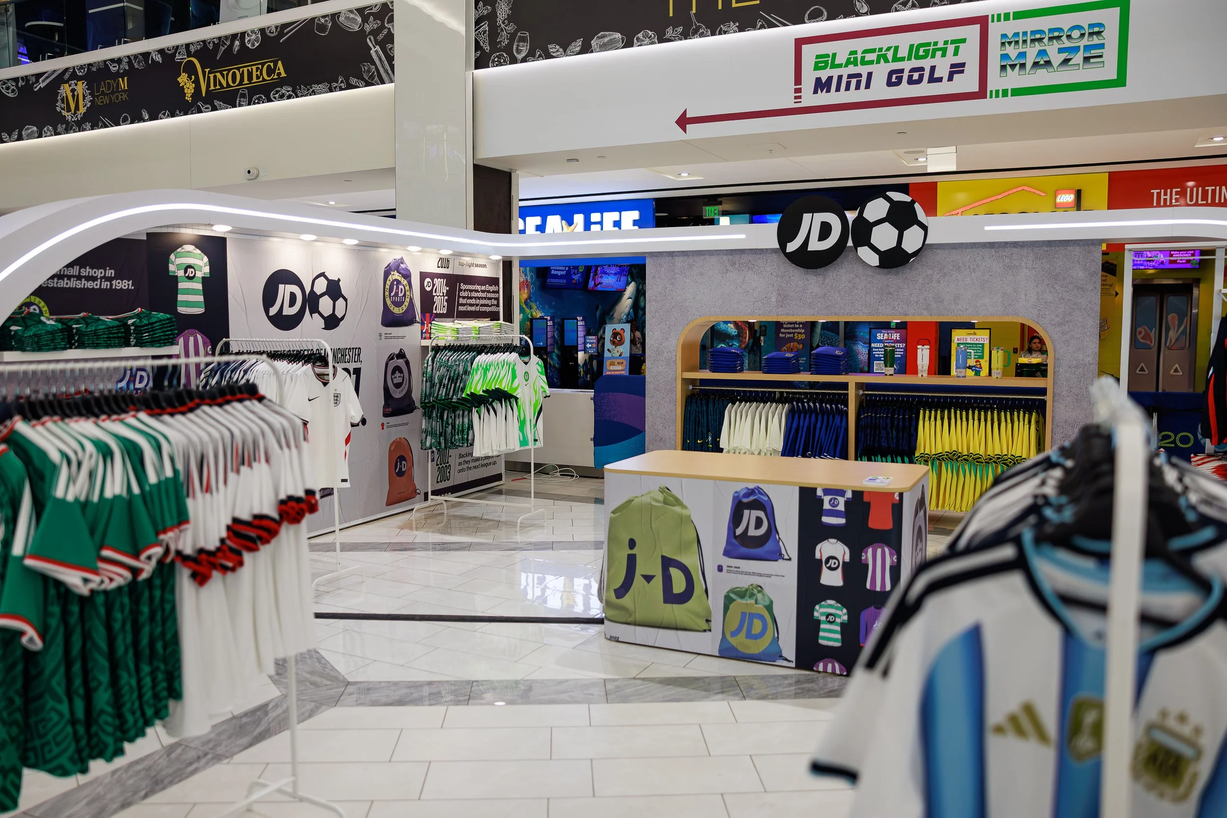JD Sports x American Dream Mall WC26 - Kiosk Beauty Shots (37 of 37).jpg