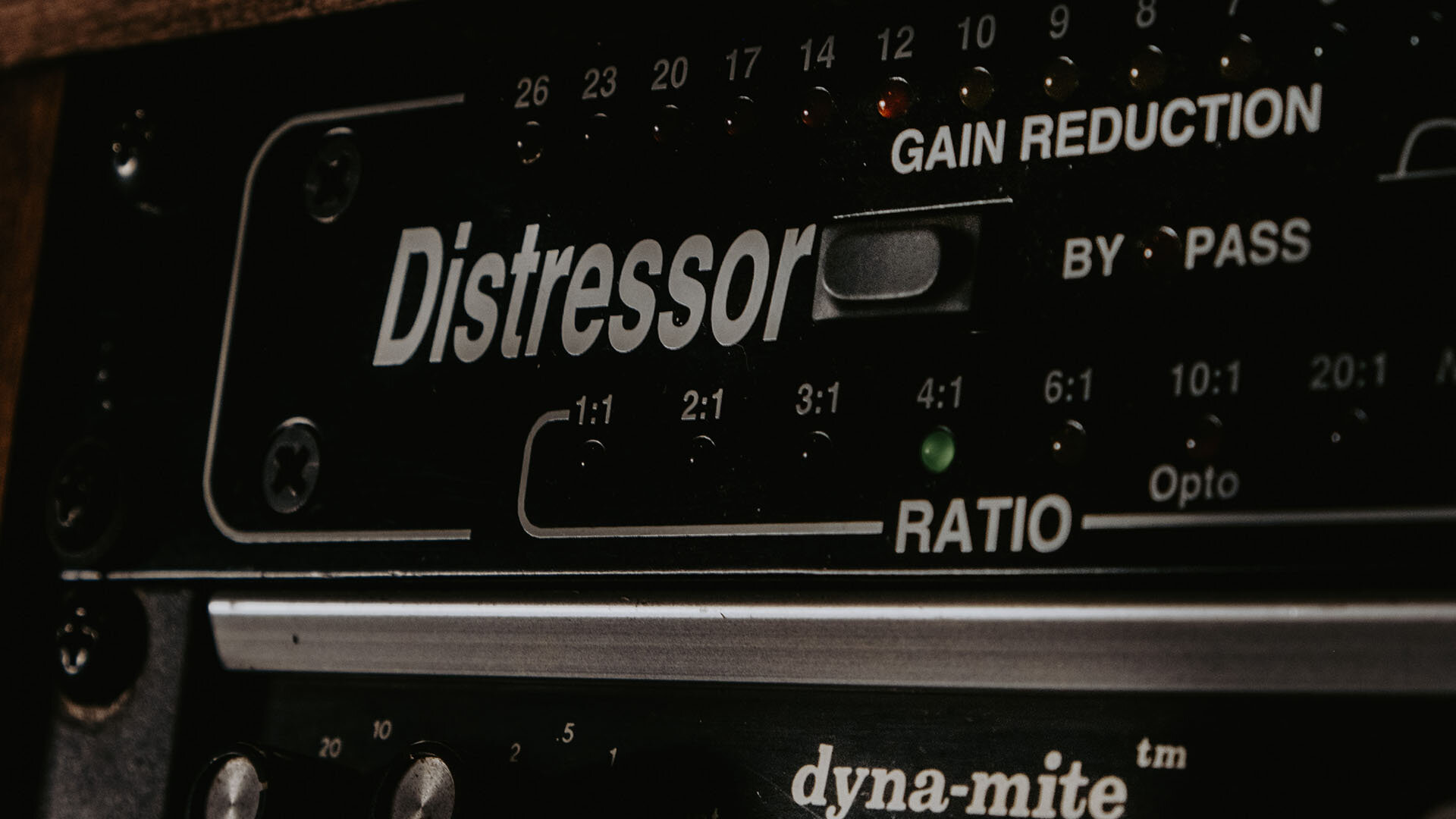 anthem-recording-instruments-gear-distressor.jpg