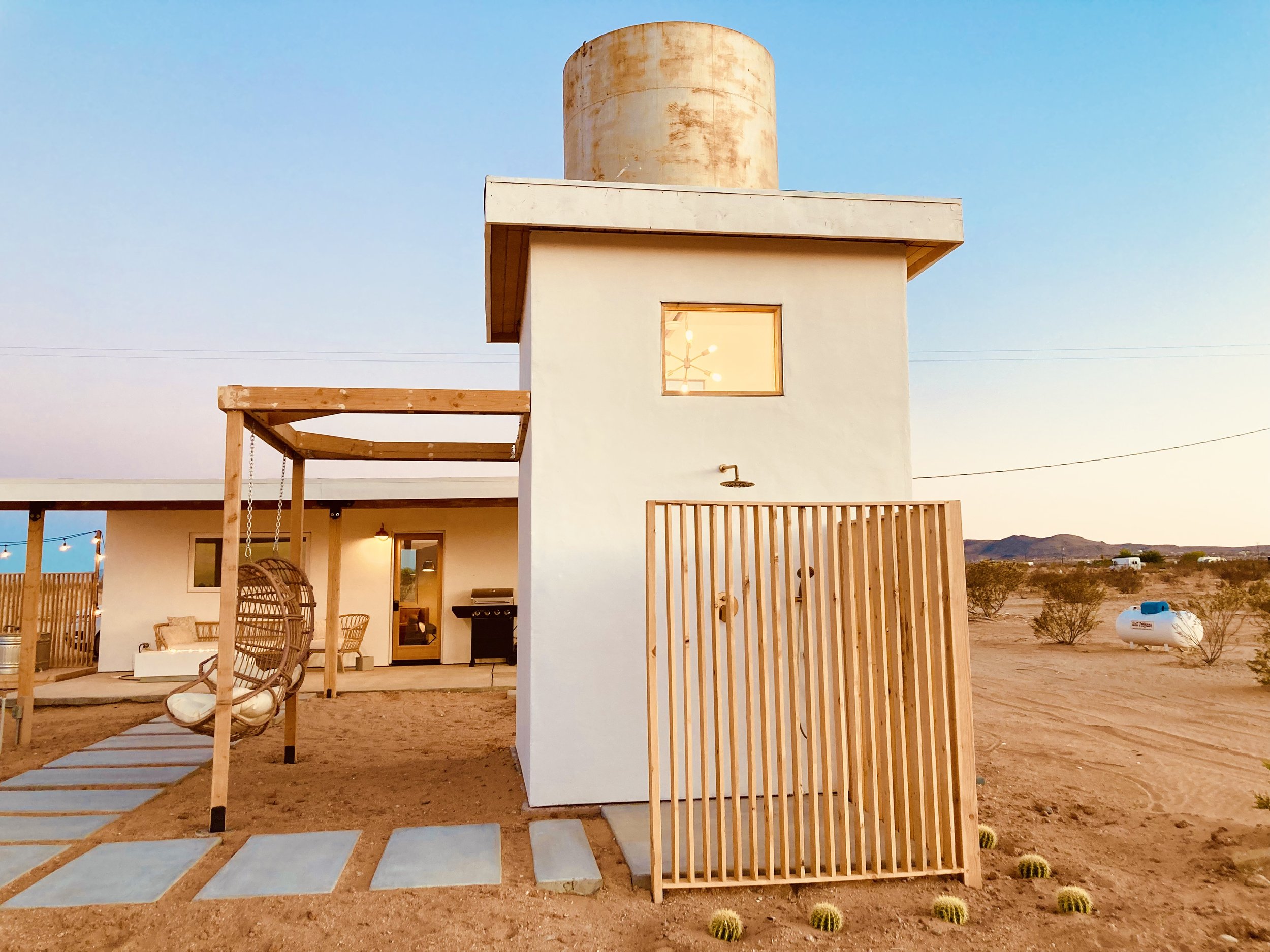 The Luna Lookout Best Airbnb in Joshua Tree.jpeg