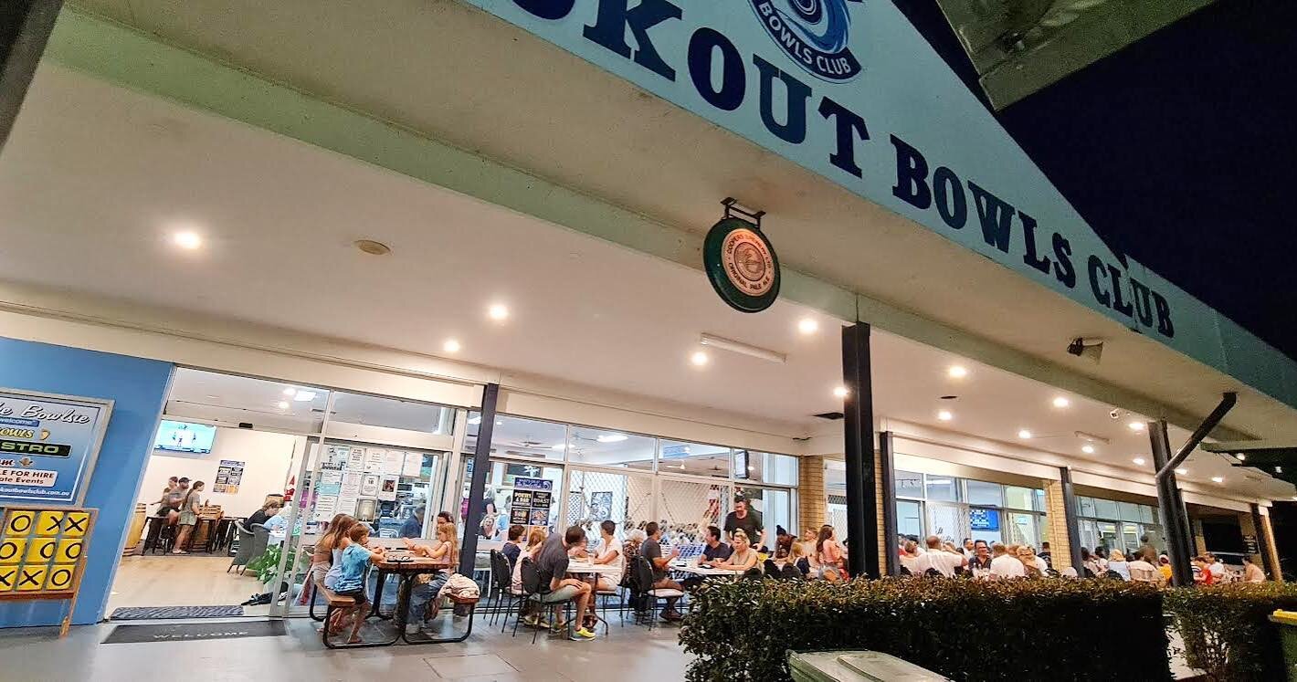 Anything planned for the weekend? Why not plan a trip to Stradbroke Island and visit Point Lookout Bowls Club! Enjoy great food, drinks and play a game of barefoot bowls ☀️🍻 #pointlookoutbowlsclub