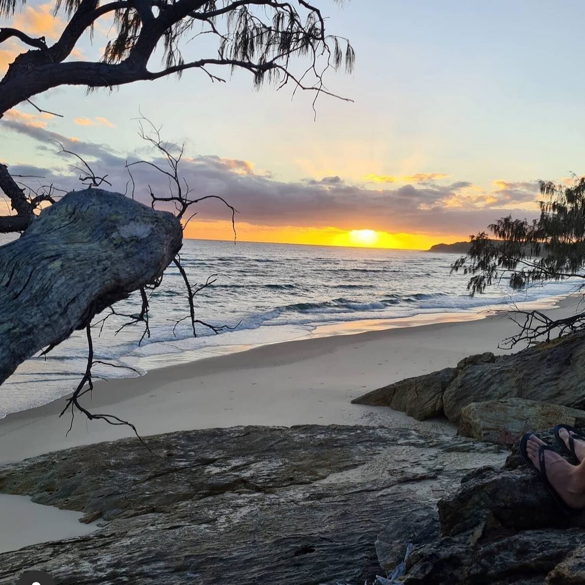 Sunset over Adder Rock. What a stunning photo by @ransom_offroad. Straddie is a magical place ✨