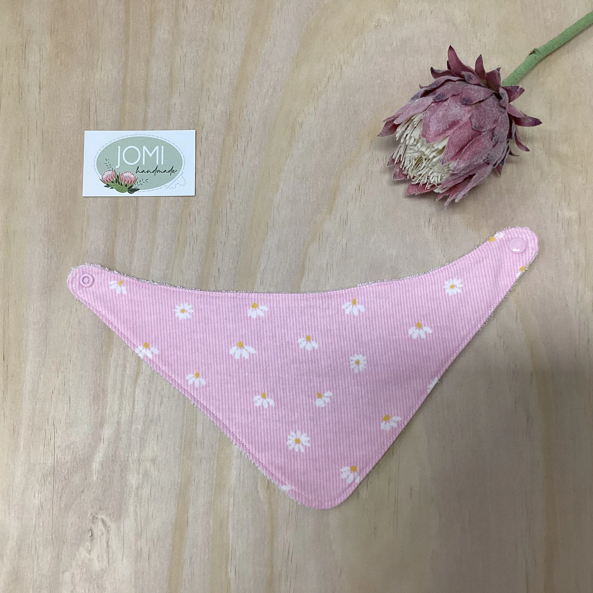 Daisy Bandana Bib