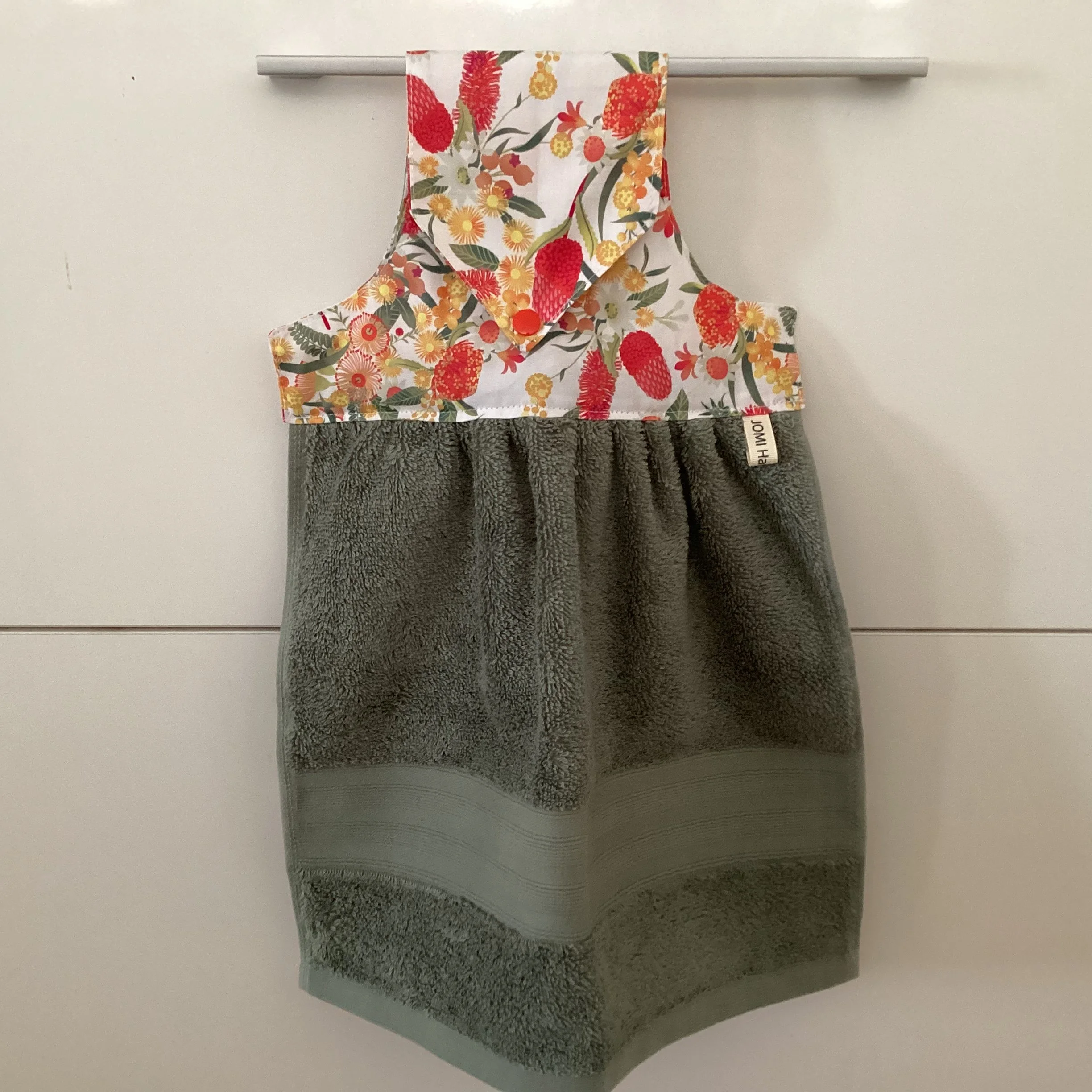 Aussie Floral Hanging Hand Towel