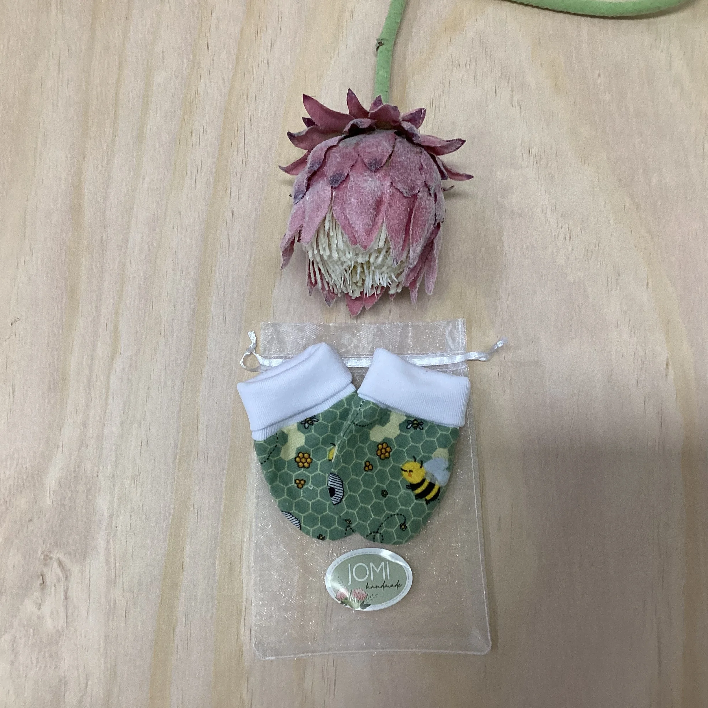 Bees Mittens