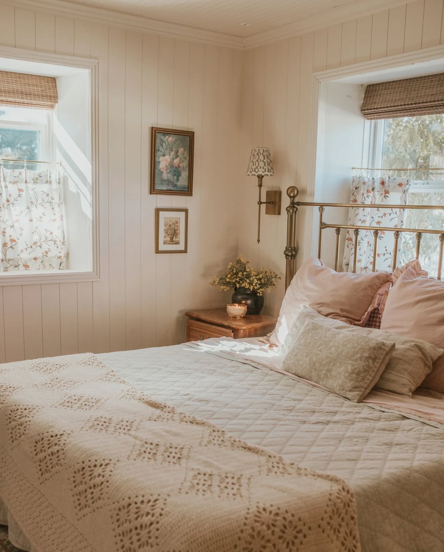 Five years later and I still can&rsquo;t believe this transformation!
Swipe ➡️ for the striped carpet throwback 👀🫣

Working on cozy details in the home and curtains seem to make ALL the difference for this space!

Cozy details: caf&eacute; curtains