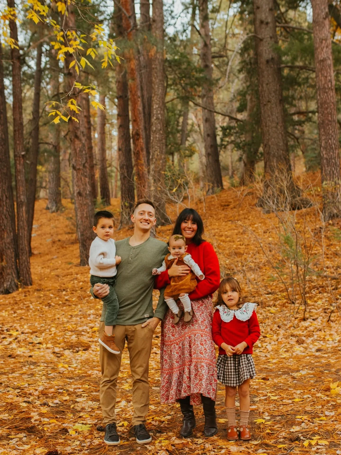 Merry Christmas from our family to yours 🎄

So far my only goal for next year is to get a picture with everyone looking and smiling which might just take all year 🤣 

#merrychristmas🎄 #christmaspictures #becauseofhim