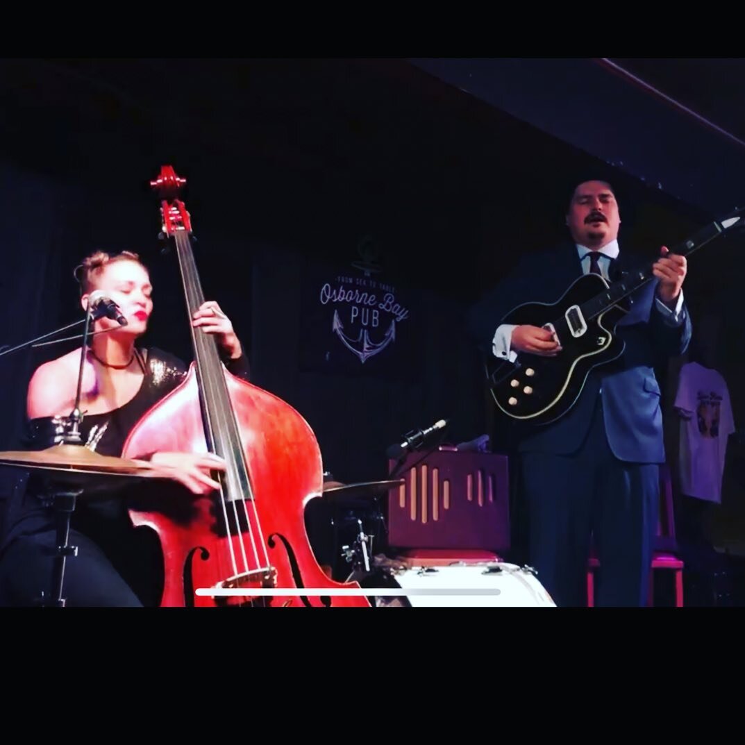MAHSI Choo for a very special last show in the Cowichan Valley for a while. 
Please keep supporting fabulous venues like 
@osbornebaypub that are the life blood of so many artists.

#livemusic #cowichanvalley #uprightbass #blues #bluesandjazz #swing 