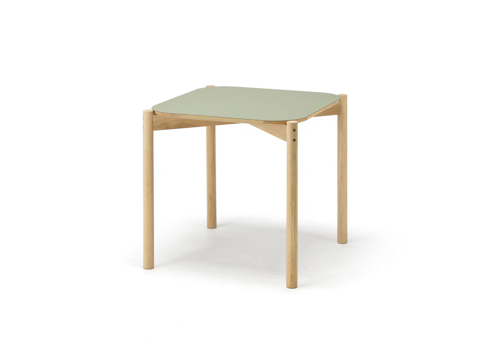 Olive lino desk8ddd.png