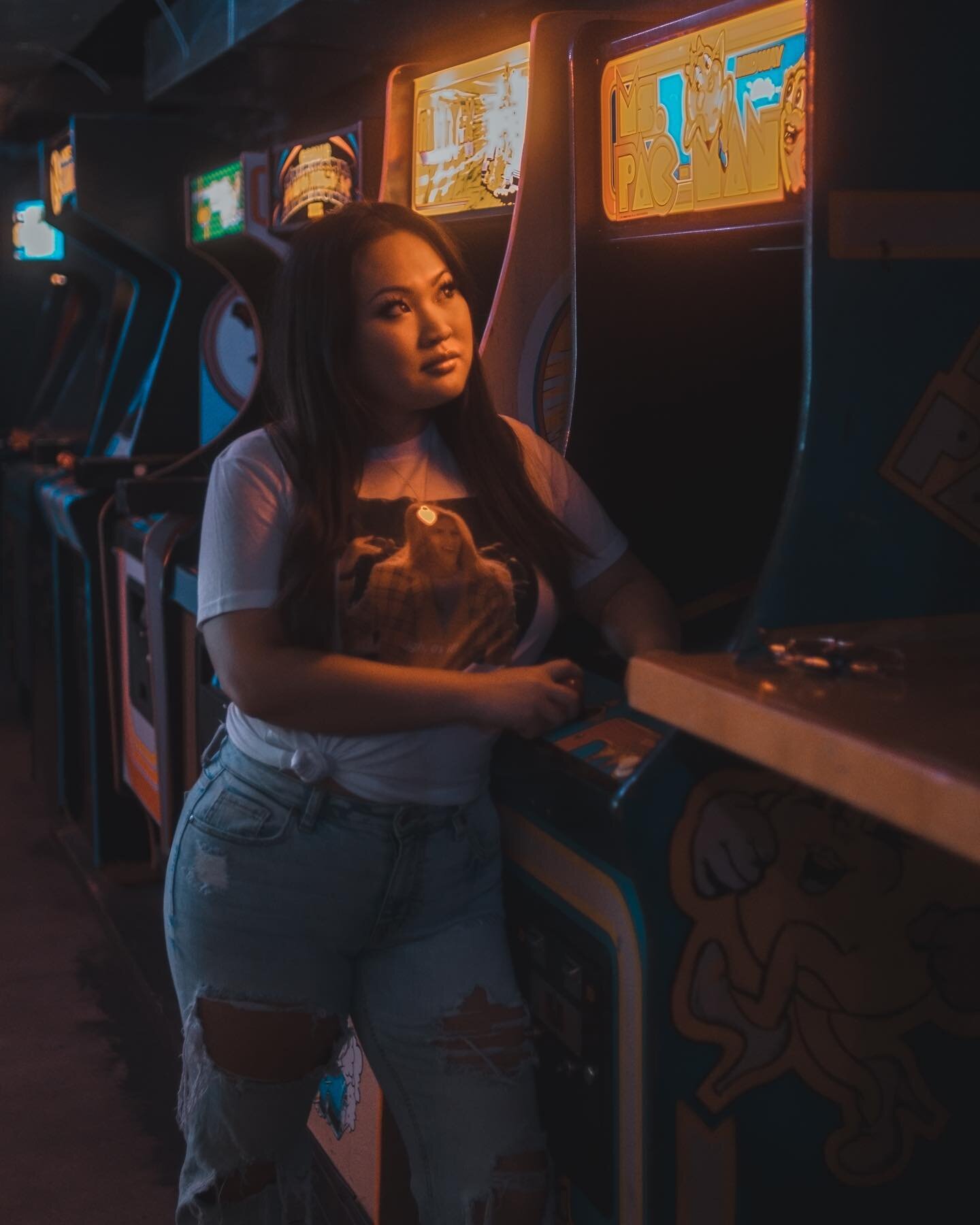 Up your social media game with a quick 1 hour photoshoot. Book with us now! Link is in the profile. 

Model: @brandycamstagram 

#portraitphotography #iowaphotographer #desmoinesphotographer #iowa #desmoines #desmoinesdoesthings #arcade #vintagestyle