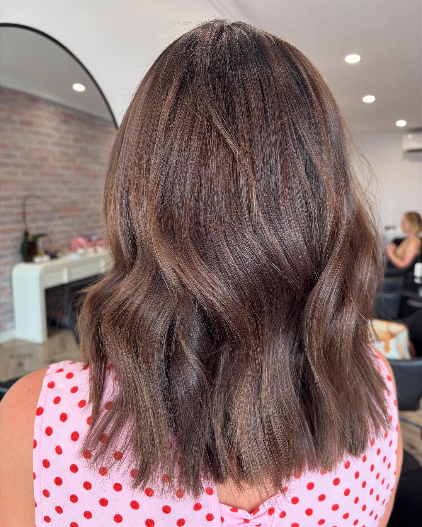Brunettes are always in style 🤎🍫✨

#anya #anyasalon #paddingtonbrisbane #paddingtonhairdresser #brisbanehairdresser #brisbanehairsalon #paddington #originalmineral #kevinmurphy #kmlove #brunette #brunettehair #brisbanebrunettes
