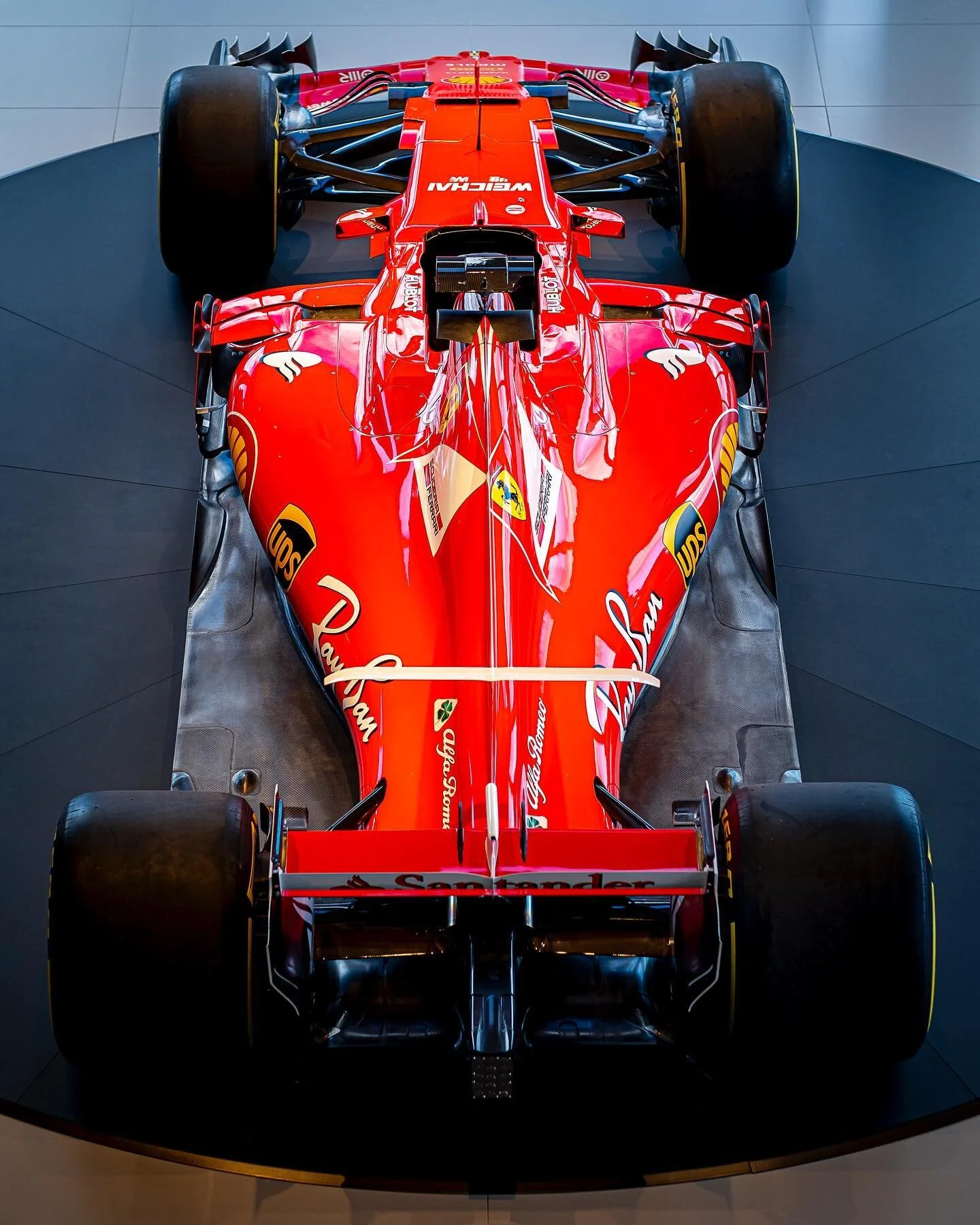 Der har v&aelig;ret lidt stille her p&aring; det sidste, men nu er der nyt der kan/m&aring; deles. 

Bilen kr&aelig;ver vidst ikke den helt store introduktion. 

📸 @fujifilmnordic XT-3 med @fujinonlenses XF50 f1.0

🌍 @formulaautomobile 

#photograp