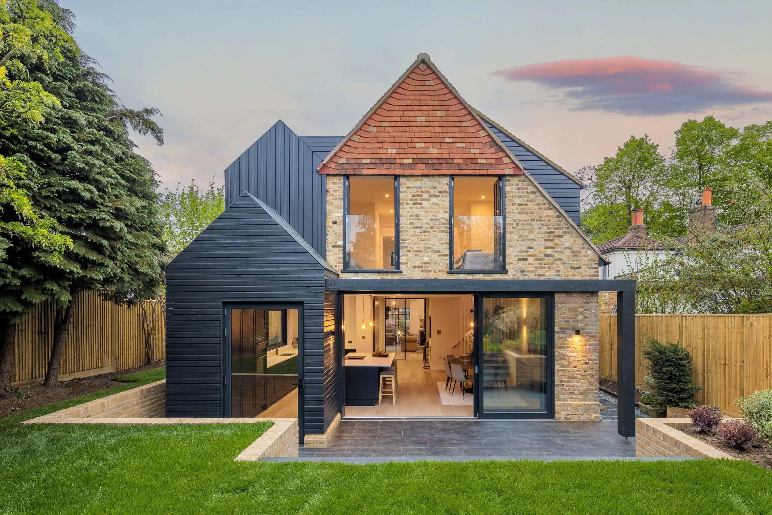 Wimshurst Pelleriti — 0 Rear Exterior-7.jpg
