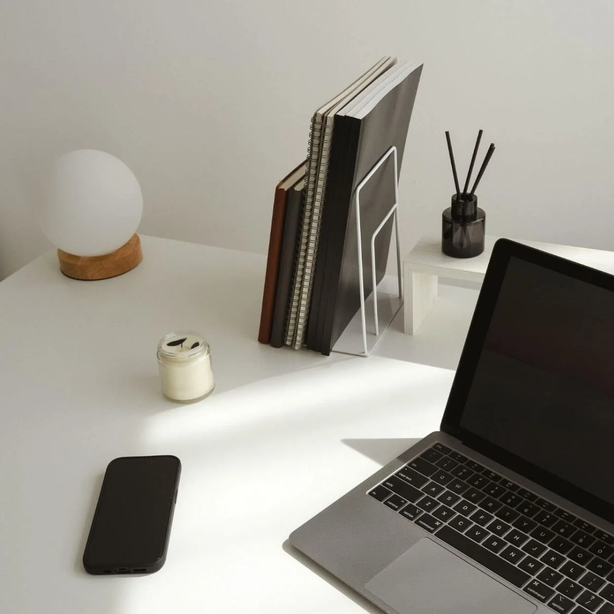 Framer vs Squarespace: Which Website Builder Is Better for Designers, DIYers, and Growing Businesses?
