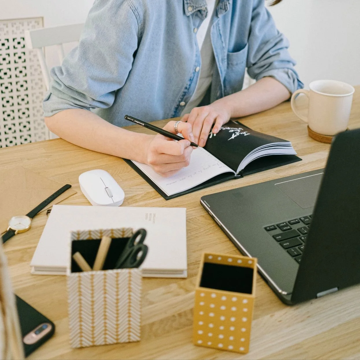 How to Create Content That Converts Visitors Into Loyal Customers
