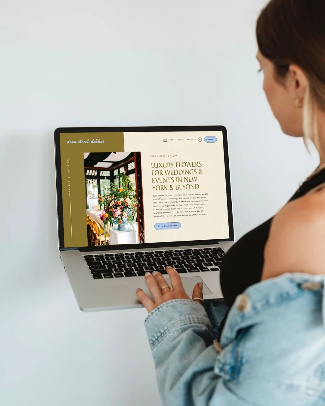 Dean Street Daisies - Unearth Squarespace Template Full Template Restyle Showcase on Laptop