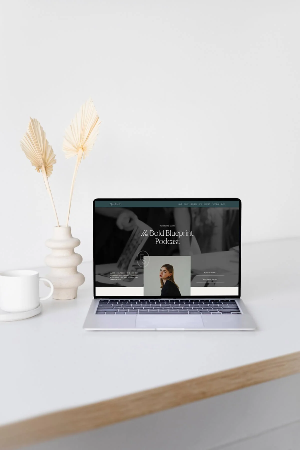 Elyra-Mockup-Podcast.jpg