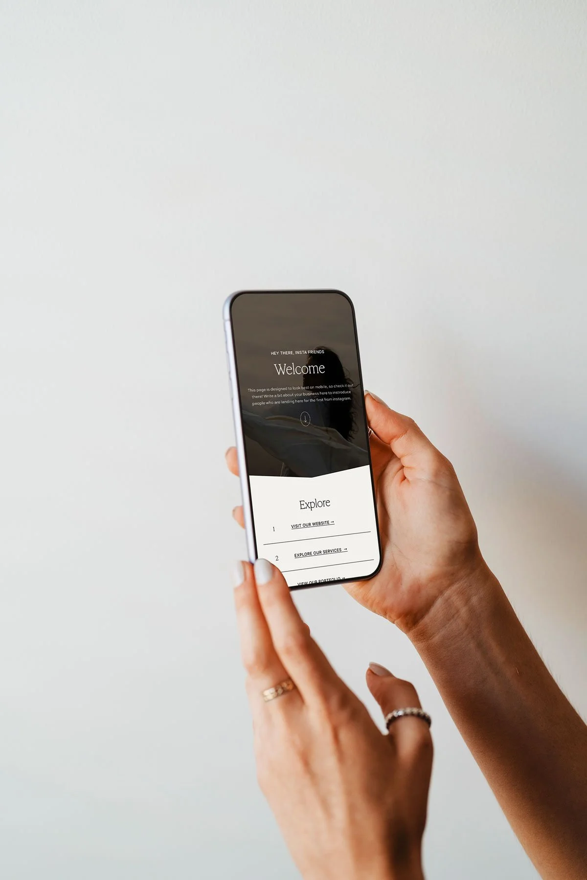 Elyra-Mockup-IGLinks.jpg