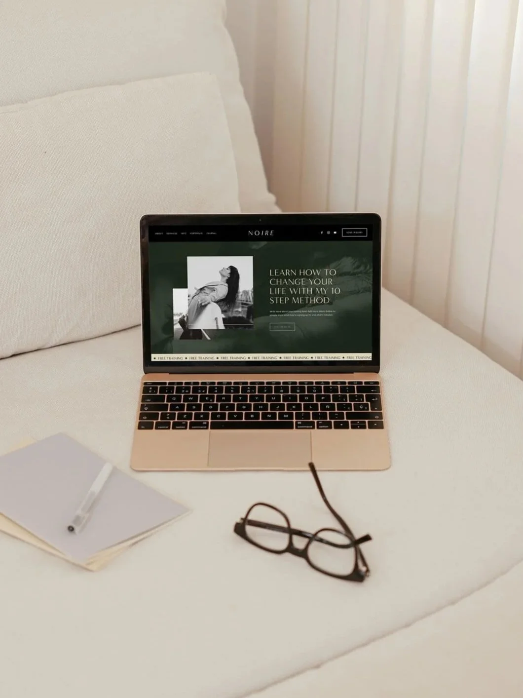 Noire-Mockup-Freebie.jpg