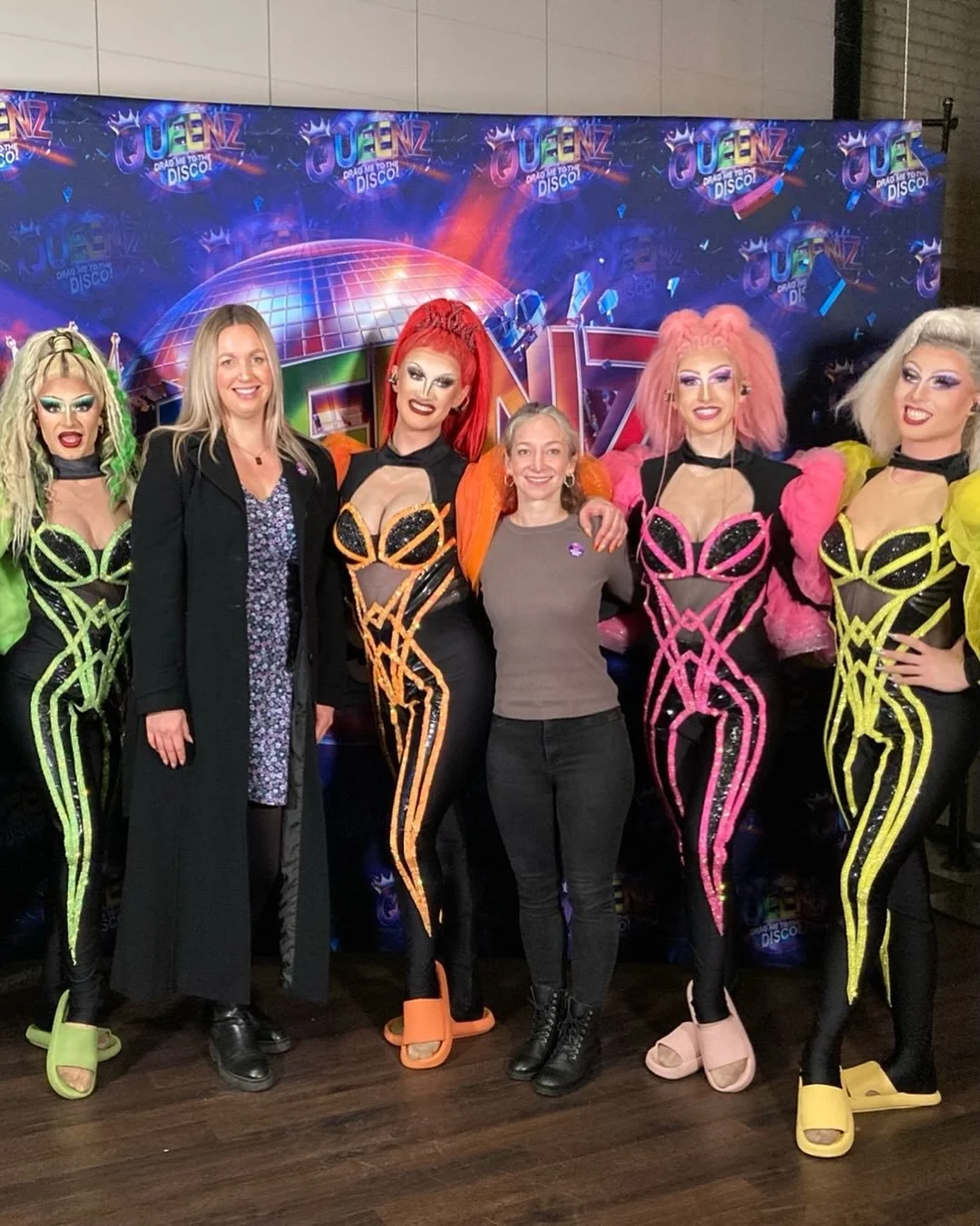 With the beautiful and talented @queenztheshow cast and @__mc__wanderlust