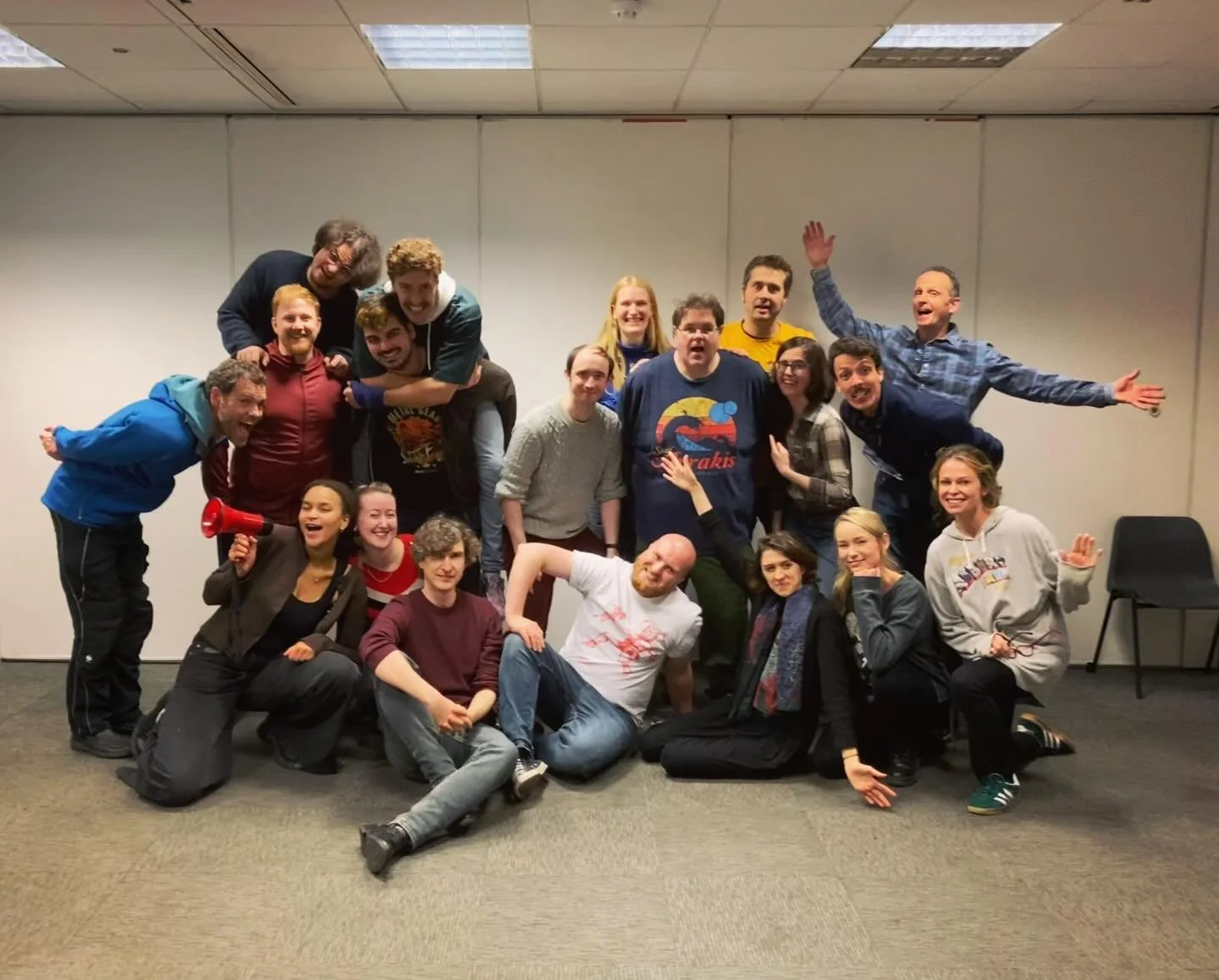 Absolutely superb night at the WIT Drop In, with visitors hailing from such northernly points as Bounds Green, and from such southernly points as Brighton - the very edge of England. We laughed so much and it was like everyone had known one another f