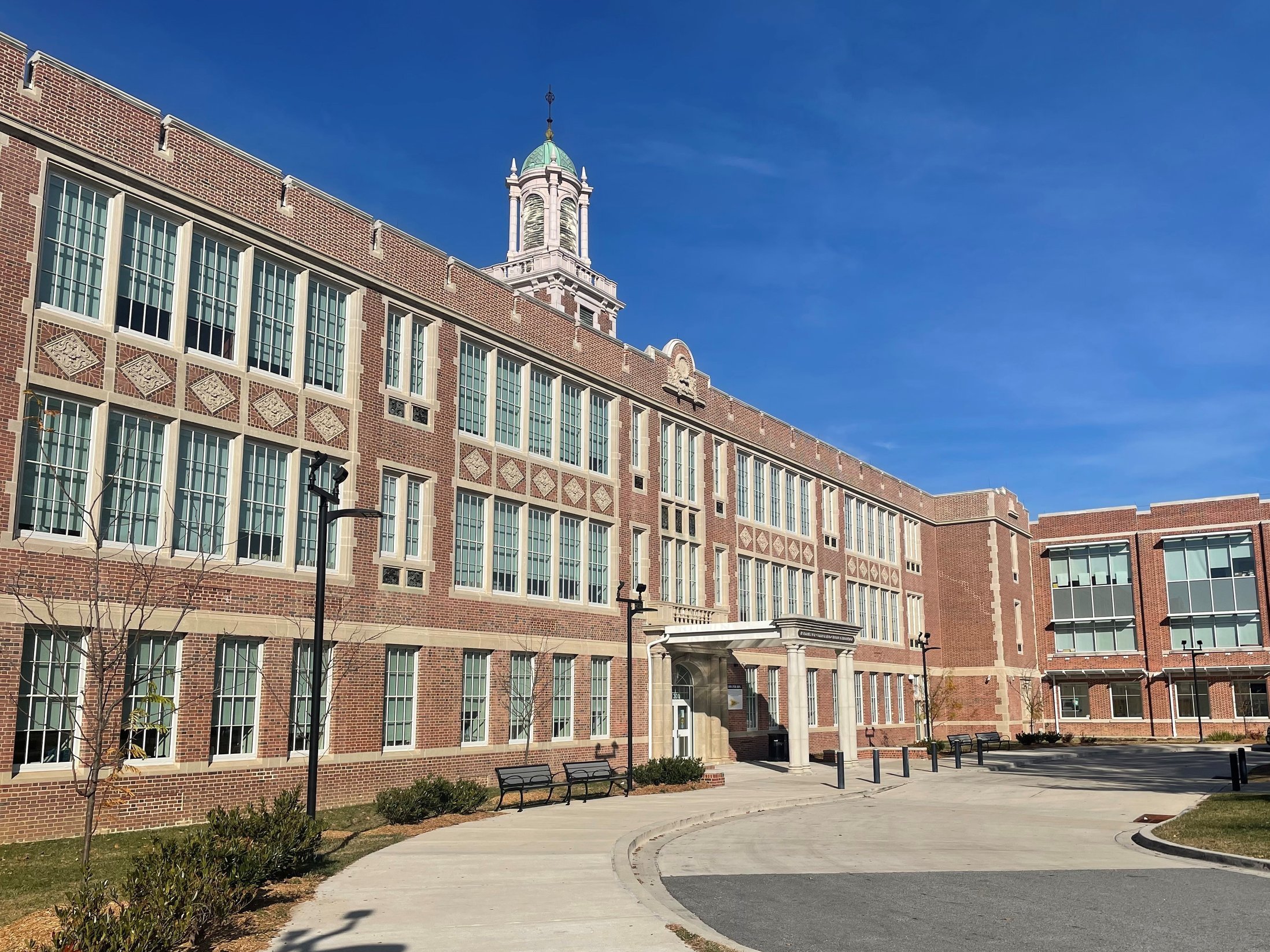 Front+of+School.jpg