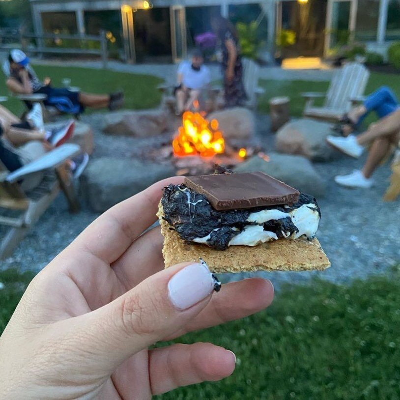 S&rsquo;mores perfection courtesy of @donutsatthedisco 

Extend the long weekend and book a room midweek - s&rsquo;mores supplies and bonfires included! 🔥🍫 Reserve now at thearnoldhouse.com