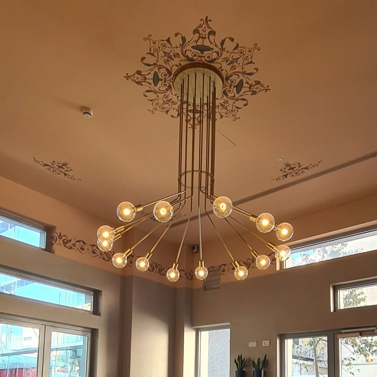 Chandelier+Blooms.jpg