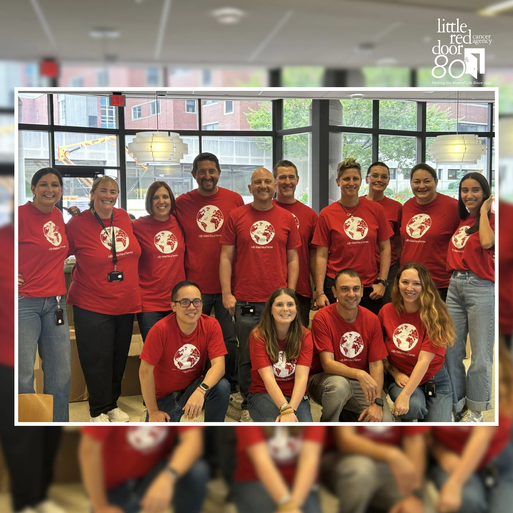 This past Thursday, Eli Lilly (@elilillyco) volunteers made nearly 800 no-sew fleece blankets for newly diagnosed cancer patients during their annual Lilly Global Day of Service! They made over 500 more than last year!

Groups at both Lilly and Littl