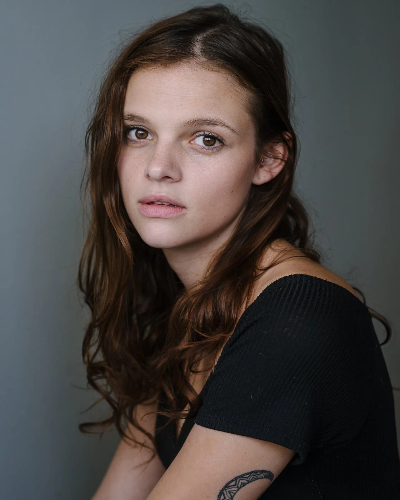 Natural studio portrait of a brunette actress for Cape Town casting agencies.