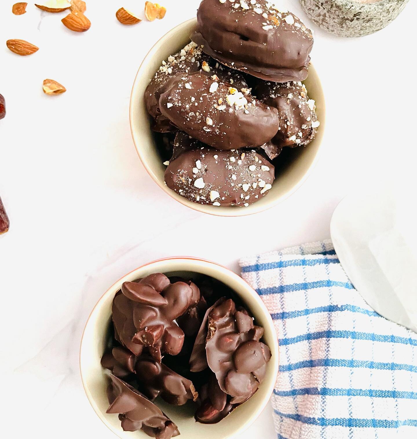Salted Almond stuffed Dates!
Ridiculously delicious!😋.
.
.
.

.
#dates #vitaminfood #nutritiousfood #healwithnutrition #healthyrecipes #snacks #chocolatelover #chocolate