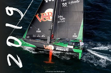 Maxime à bord de son IMOCA vue aérienne