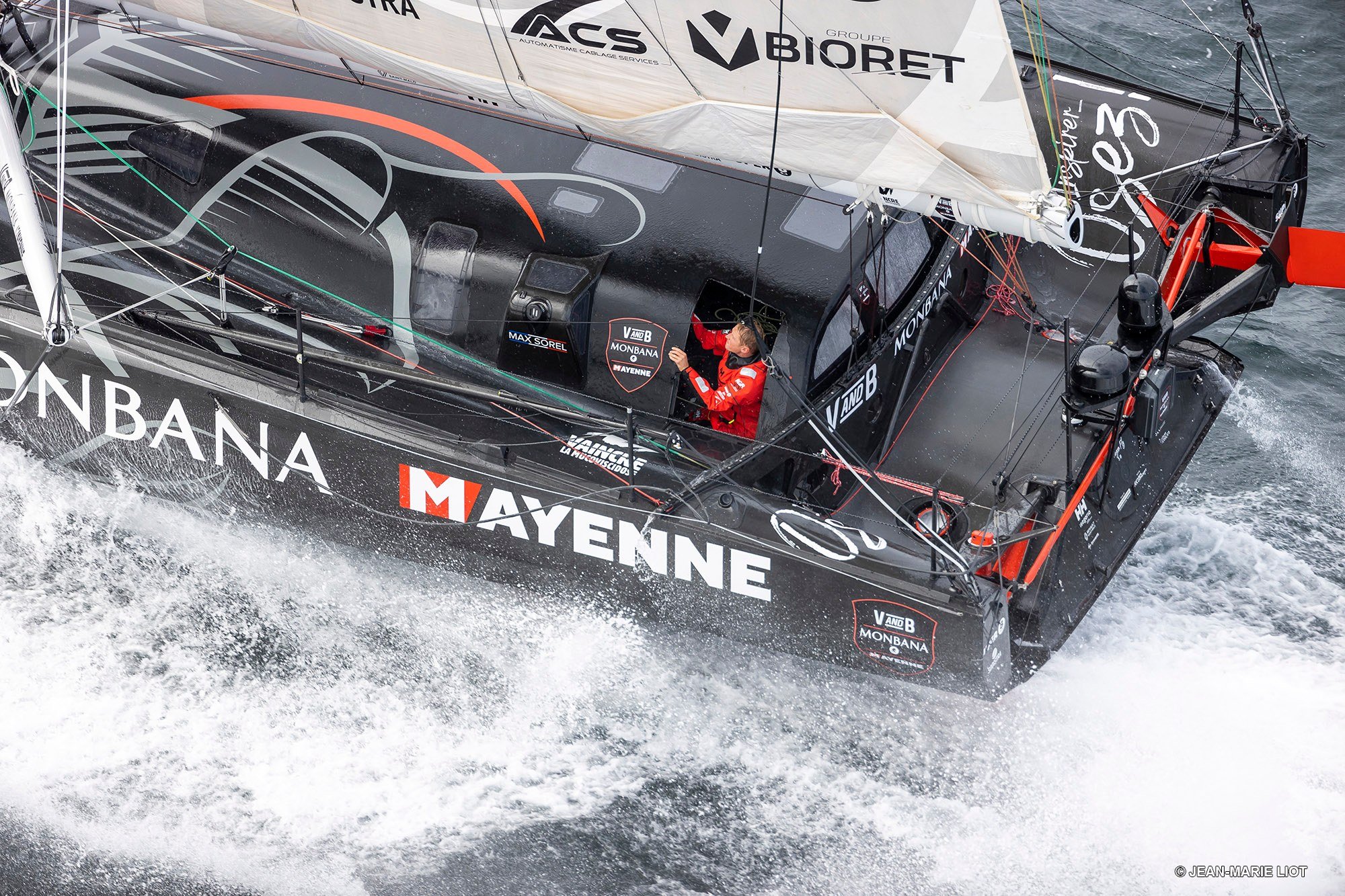 J+3️⃣ - @vendeeglobe 2024
Br&egrave;ve #2 - Dans l'attente

Actuellement au tr&egrave;s grand large du Portugal, Maxime tente peu &agrave; peu de se remettre dans la partie malgr&eacute; les conditions m&eacute;t&eacute;orologiques fortes qu&rsquo;il