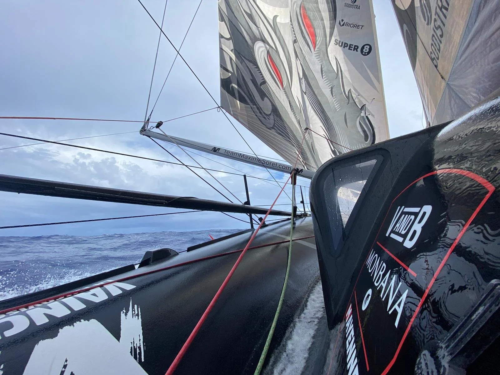 Message du bord par Maxime Sorel en direct de V and B Monbana Mayenne ! Team Maxime Sorel Message du bord par Maxime Sorel en direct de V and B Monbana Mayenne ! Team Maxime Sorel