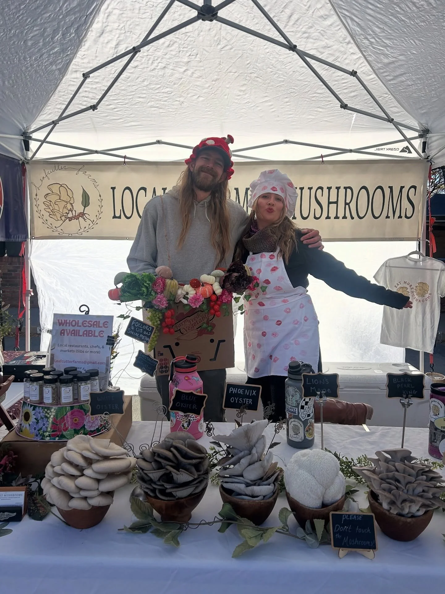 Happy Last Market of the Season! 🎃You can pickup our mushrooms all winter long at Natures Oasis, Durango Natural Foods Co-Op, &amp; James Ranch!